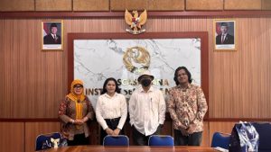 Reinterpretasi Legenda Angso Duo  Jambi Sebagai Ide Penciptaan Busana Artwear – Ujian Proposal S2 Grace Ekklesia Siagian