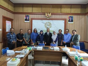Estetikanisasi Saung pada Restoran Sunda di Bandung : Resiliensi Budaya pada Ruang Komersil – Ujian Tertutup S3 Edwin Widia